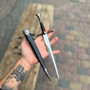 شمشیر اسکاتلندی قرون وسطایی با جعبه کادویی مشکی blunt