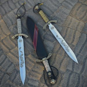 گلادیاتور خنجری با غلاف