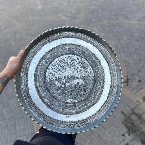 سینی بزرگ مسی قلمزنی شده قدیمی وزن حدودا ۲.۵کیلو
