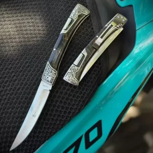 چاقو جیبی سویسی ابرویی مدل A3165 کهربایی