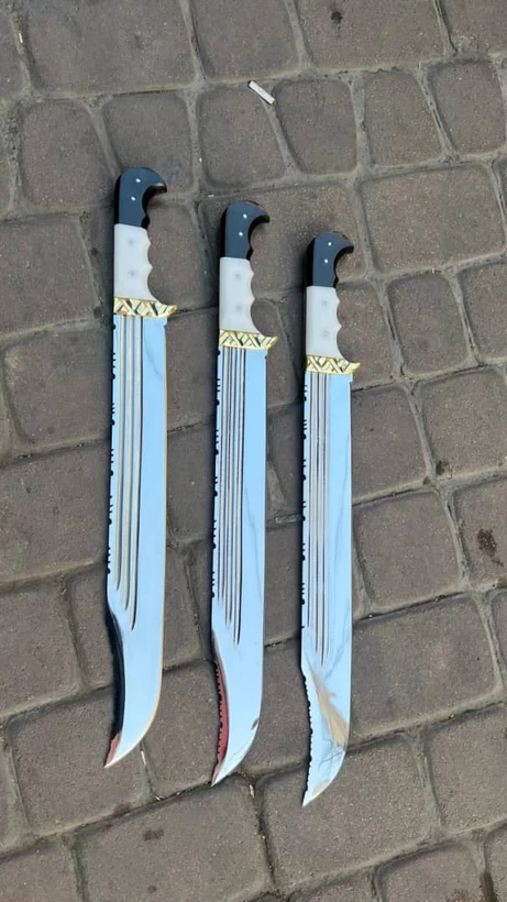 بامبو سفارشی ۶۰ سانت فیبر دو رنگ با قبضه برنجی